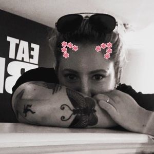 Meet your Posher, Chloe
